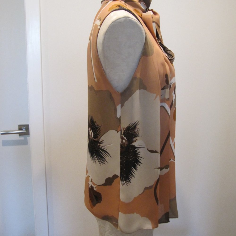 GUCCI Flawless Tan and Black Blouse Sz 38 - Picture 9 of 11